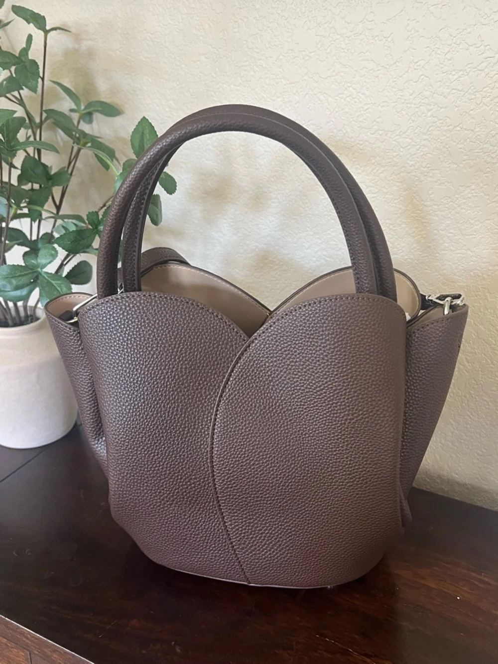 Anthropologie Melie Bianco Tulip-Top Handle Crossbody Tote - Picture 2 of 8